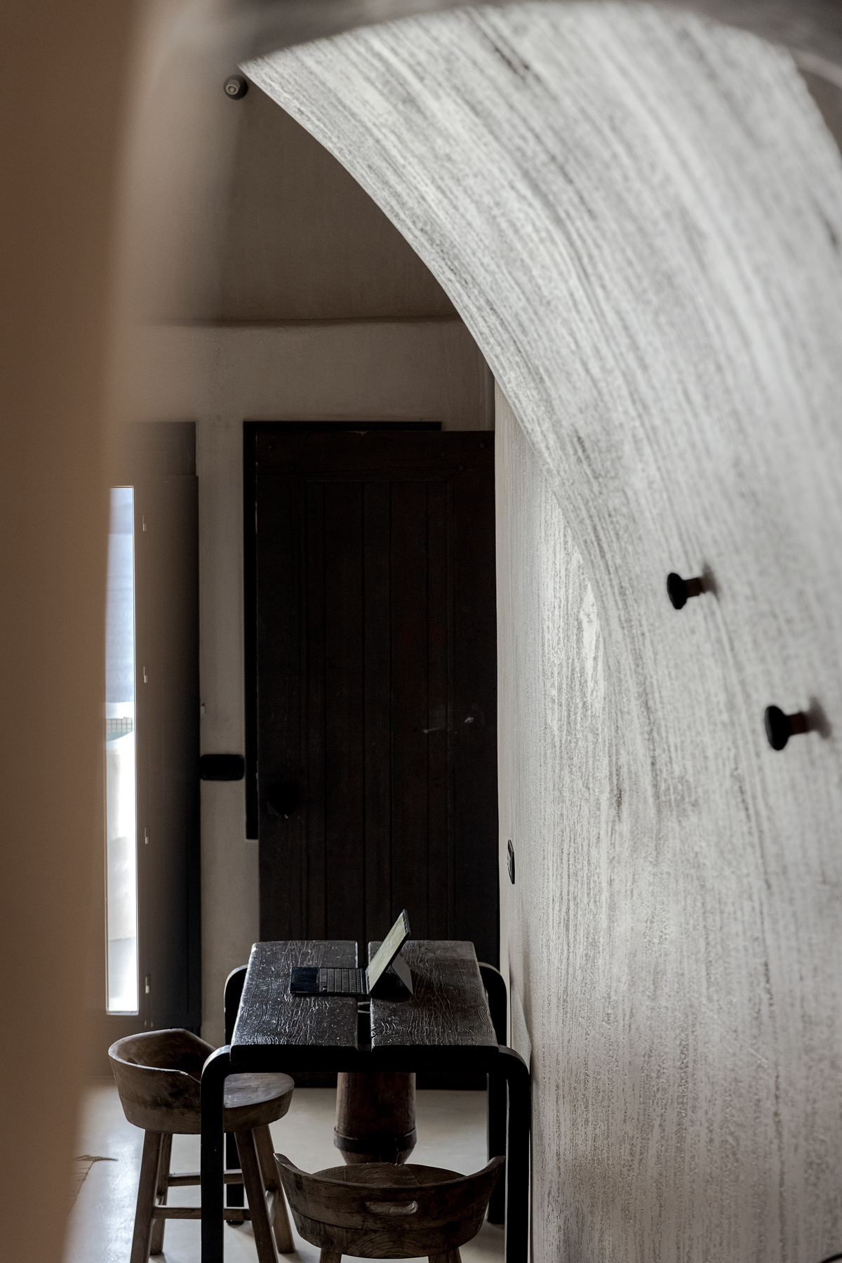 Satori Caves living room overlooking Santorini caldera